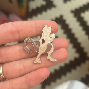 Pokemon Signed Lavender Purple MEWTWO Lapel or Hat Pin or Tie Tac 1.5 x 1 in